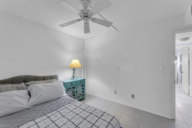960 Crystal Lake Drive 115, Pompano Beach, FL 33064