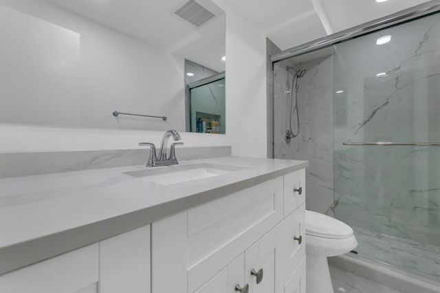 960 Crystal Lake Drive 115, Pompano Beach, FL 33064