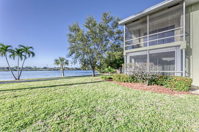 960 Crystal Lake Drive 115, Pompano Beach, FL 33064