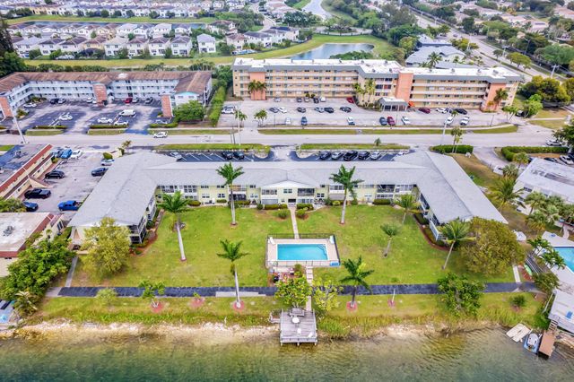 960 Crystal Lake Drive 115, Pompano Beach, FL 33064