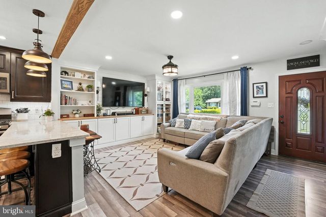 8210 ACKLEY ST, Alexandria, VA 22309