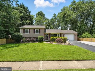 8210 ACKLEY ST, Alexandria, VA 22309