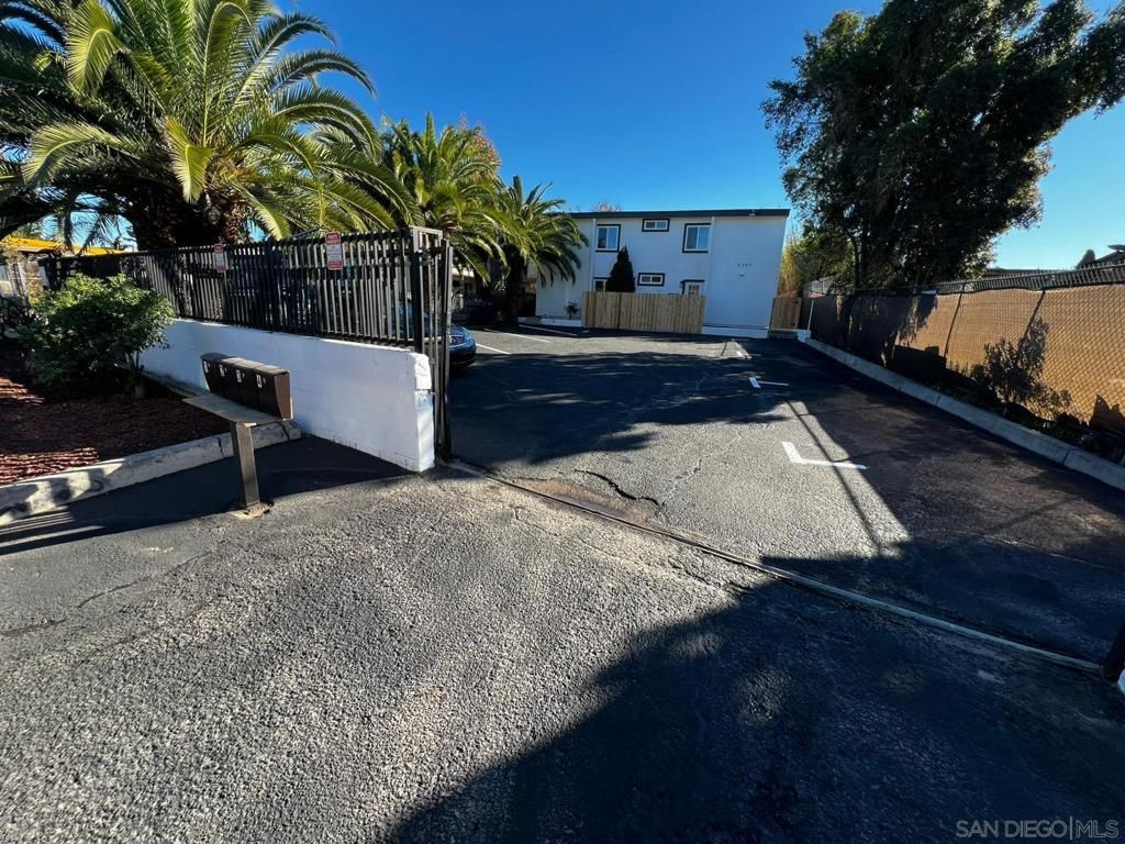 5337 Groveland Dr, San Diego, CA 92114