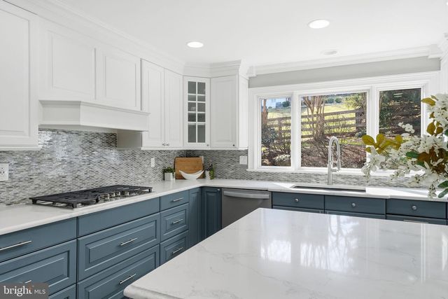 114 ERIN DR, Warrenton, VA 20186