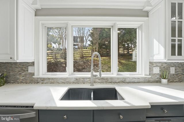 114 ERIN DR, Warrenton, VA 20186