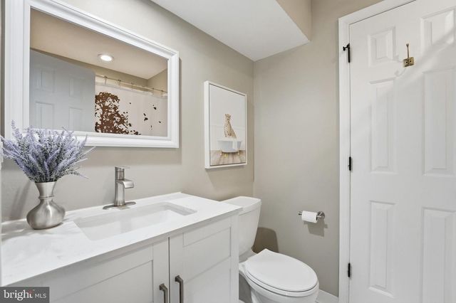 114 ERIN DR, Warrenton, VA 20186