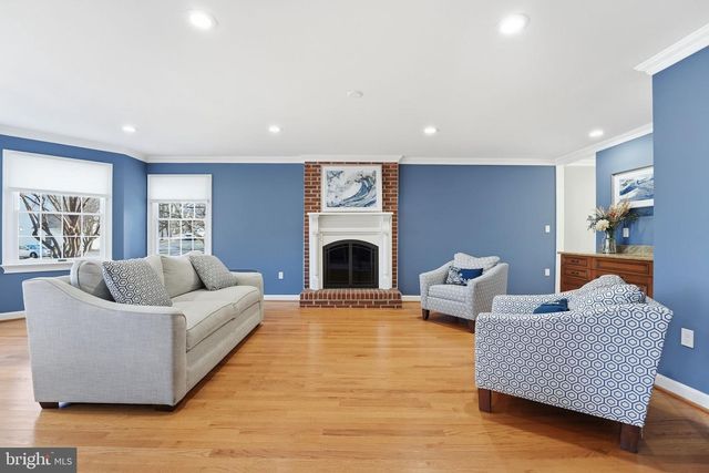 114 ERIN DR, Warrenton, VA 20186