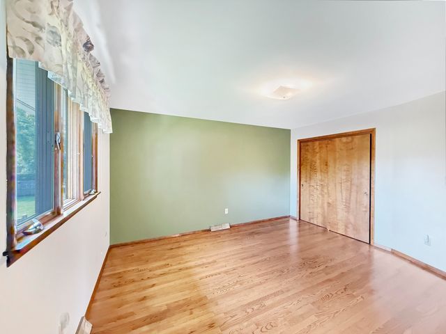 9443 Oriole Drive, Munster, IN 46321