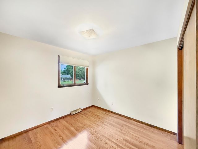 9443 Oriole Drive, Munster, IN 46321