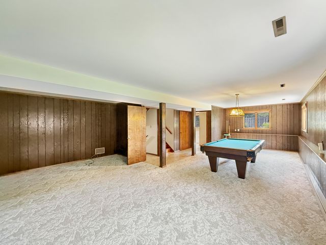9443 Oriole Drive, Munster, IN 46321