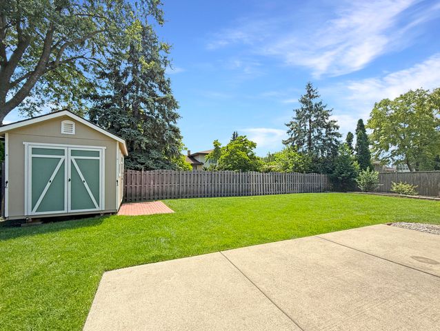 9443 Oriole Drive, Munster, IN 46321