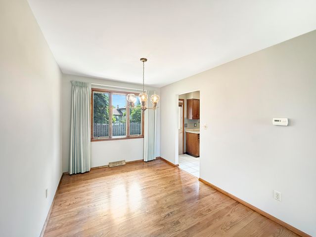 9443 Oriole Drive, Munster, IN 46321
