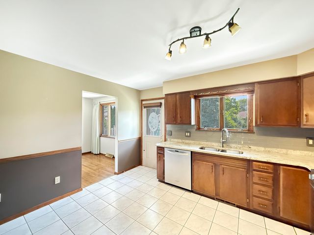 9443 Oriole Drive, Munster, IN 46321