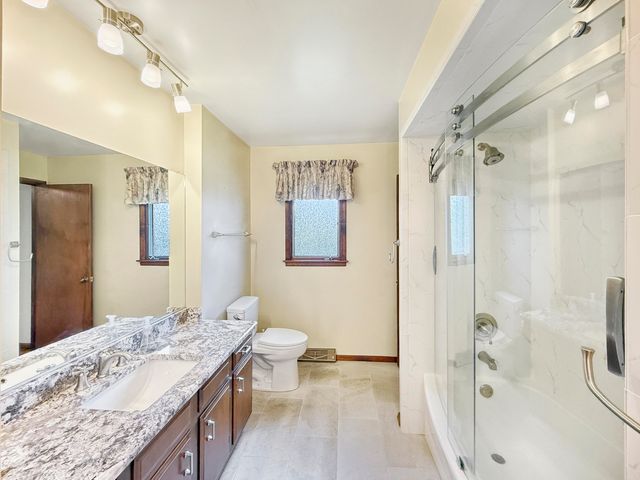 9443 Oriole Drive, Munster, IN 46321