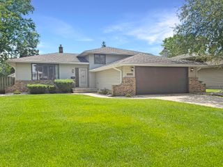 9443 Oriole Drive, Munster, IN 46321