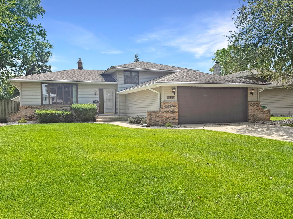 9443 Oriole Drive, Munster, IN 46321