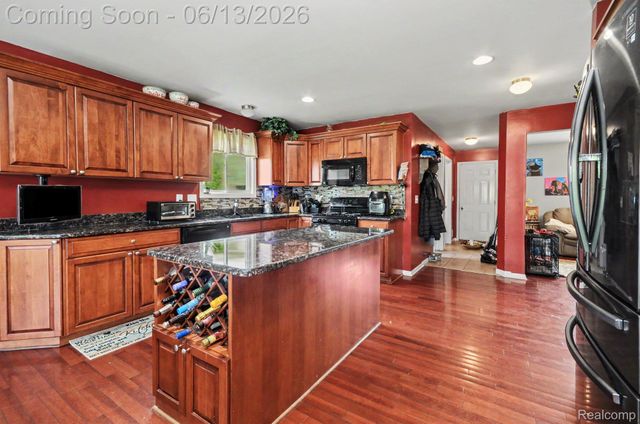 26820 Alderman Court, Harrison Charter Township, MI 48045
