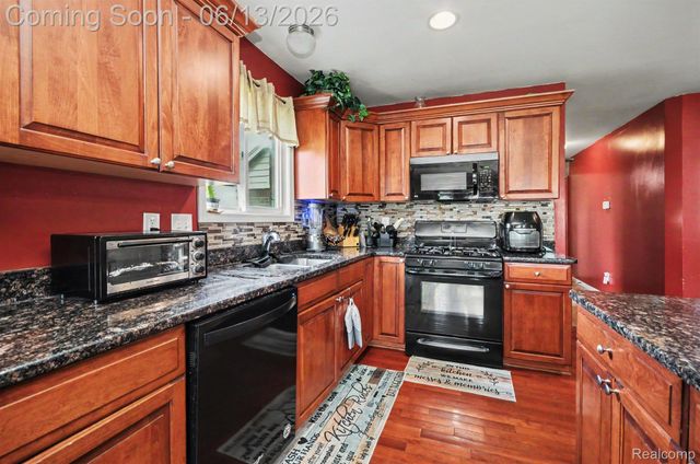 26820 Alderman Court, Harrison Charter Township, MI 48045