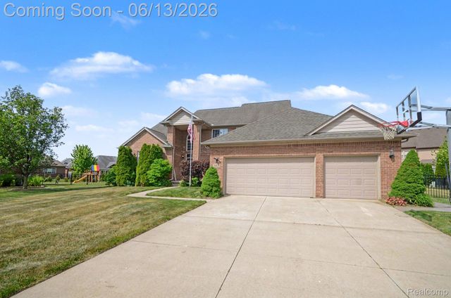 26820 Alderman Court, Harrison Charter Township, MI 48045