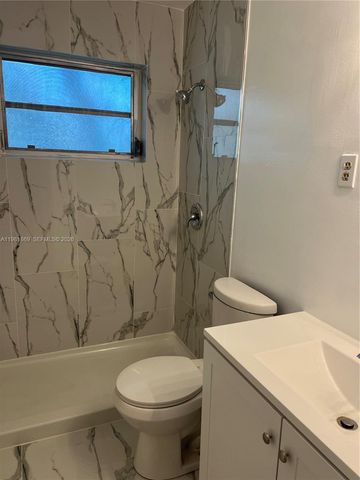 2421 SW 6th St, Fort Lauderdale, FL 33312