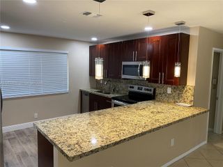 2421 SW 6th St, Fort Lauderdale, FL 33312