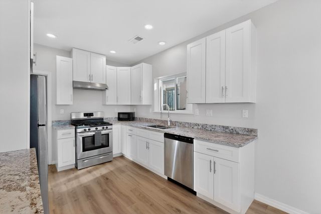 812 Arno Street SE, Albuquerque, NM 87102