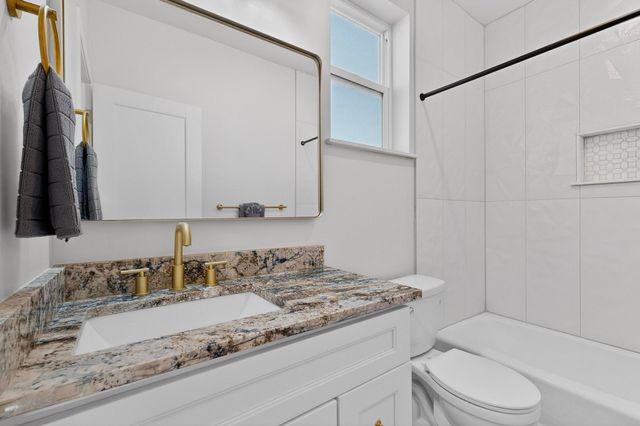 812 Arno Street SE, Albuquerque, NM 87102