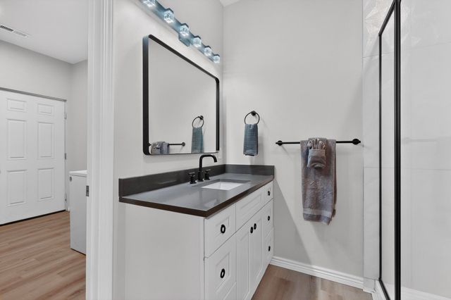 812 Arno Street SE, Albuquerque, NM 87102