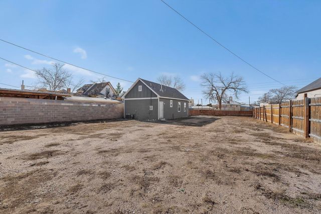 812 Arno Street SE, Albuquerque, NM 87102