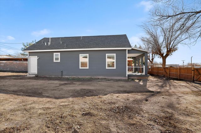 812 Arno Street SE, Albuquerque, NM 87102