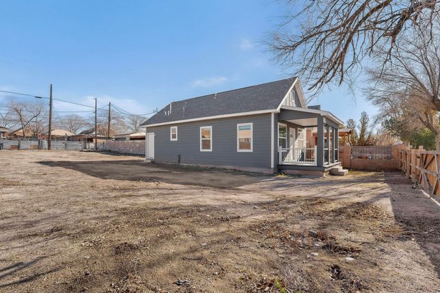 812 Arno Street SE, Albuquerque, NM 87102