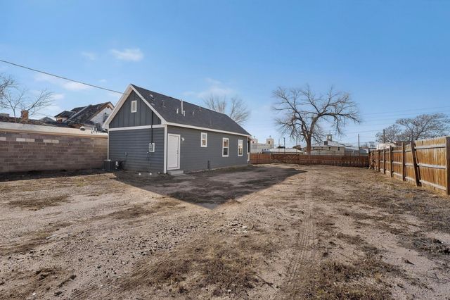 812 Arno Street SE, Albuquerque, NM 87102