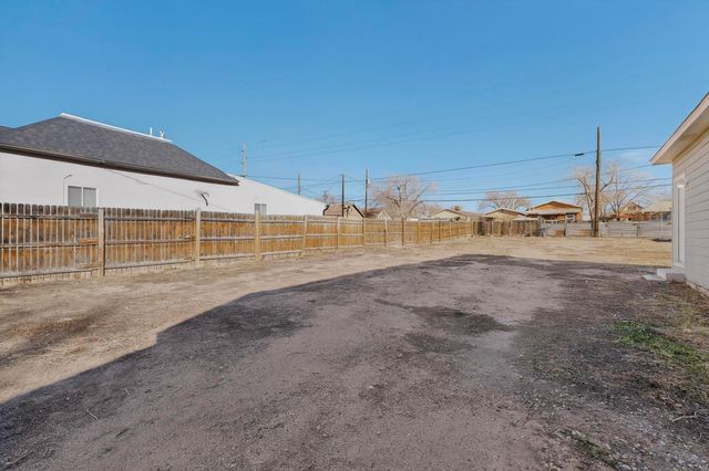 812 Arno Street SE, Albuquerque, NM 87102