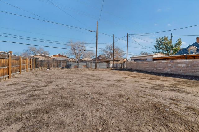 812 Arno Street SE, Albuquerque, NM 87102