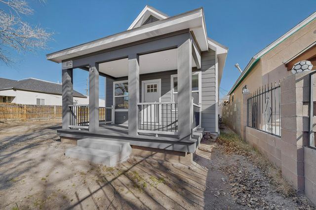 812 Arno Street SE, Albuquerque, NM 87102