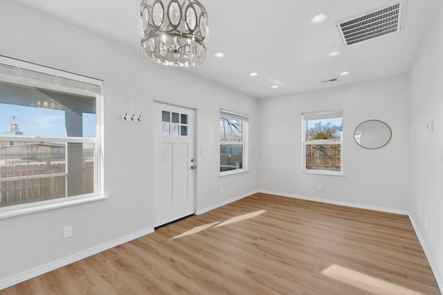 812 Arno Street SE, Albuquerque, NM 87102