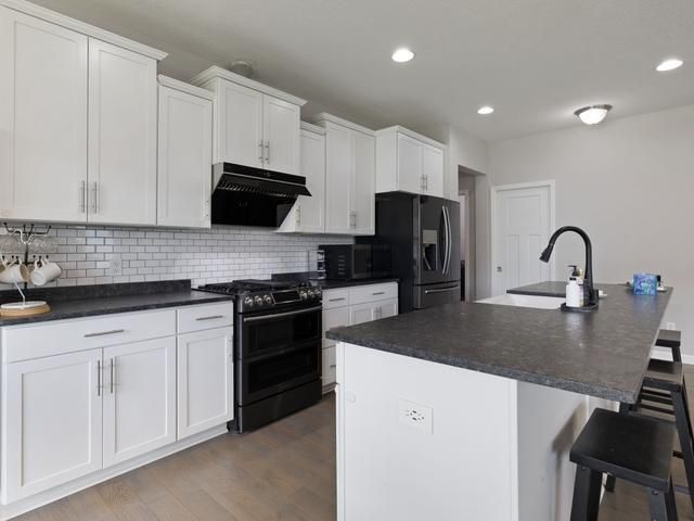 20897 Glade Avenue, Lakeville, MN 55044