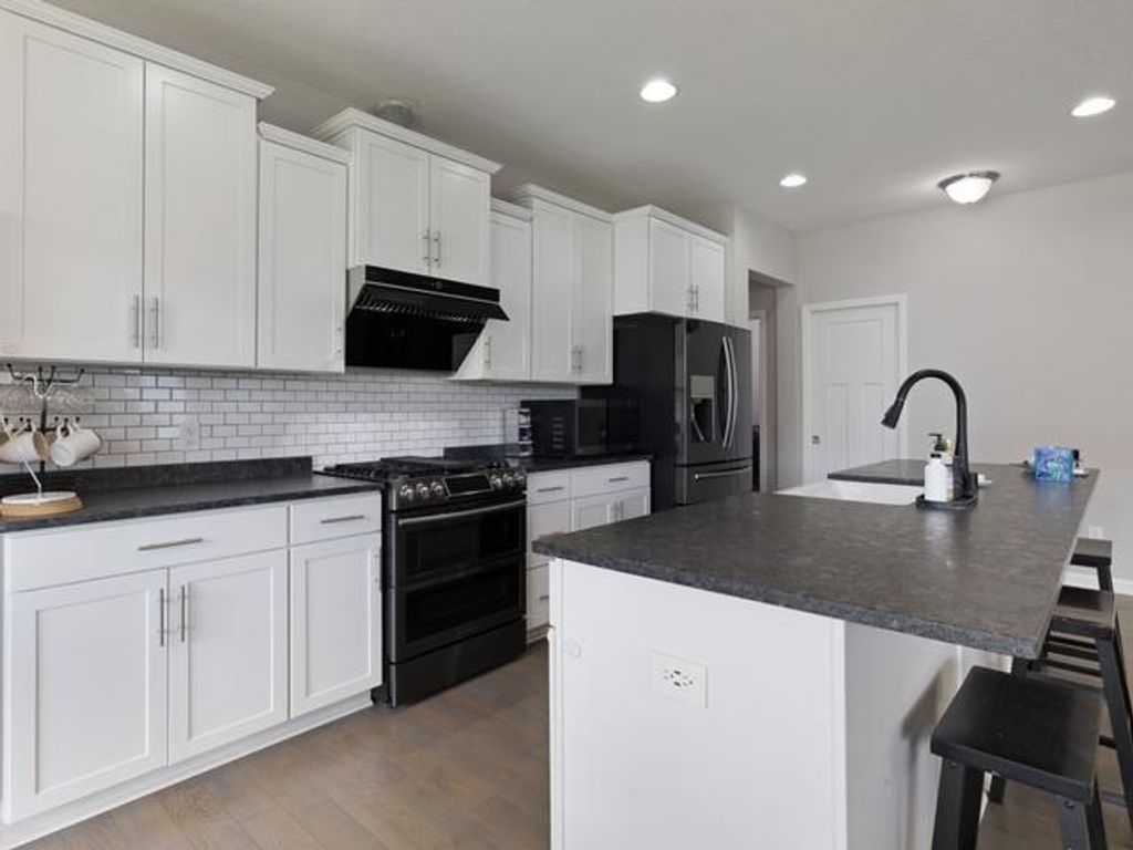 20897 Glade Avenue, Lakeville, MN 55044 — photo 4