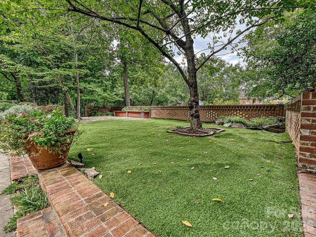 2132 Rolston Drive, Charlotte, NC 28207