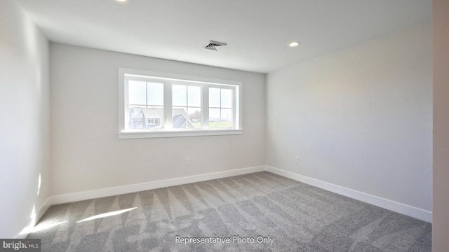 37 CANTERBURY LN, Annville, PA 17003