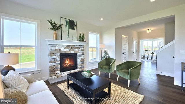 37 CANTERBURY LN, Annville, PA 17003