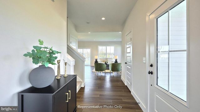 37 CANTERBURY LN, Annville, PA 17003