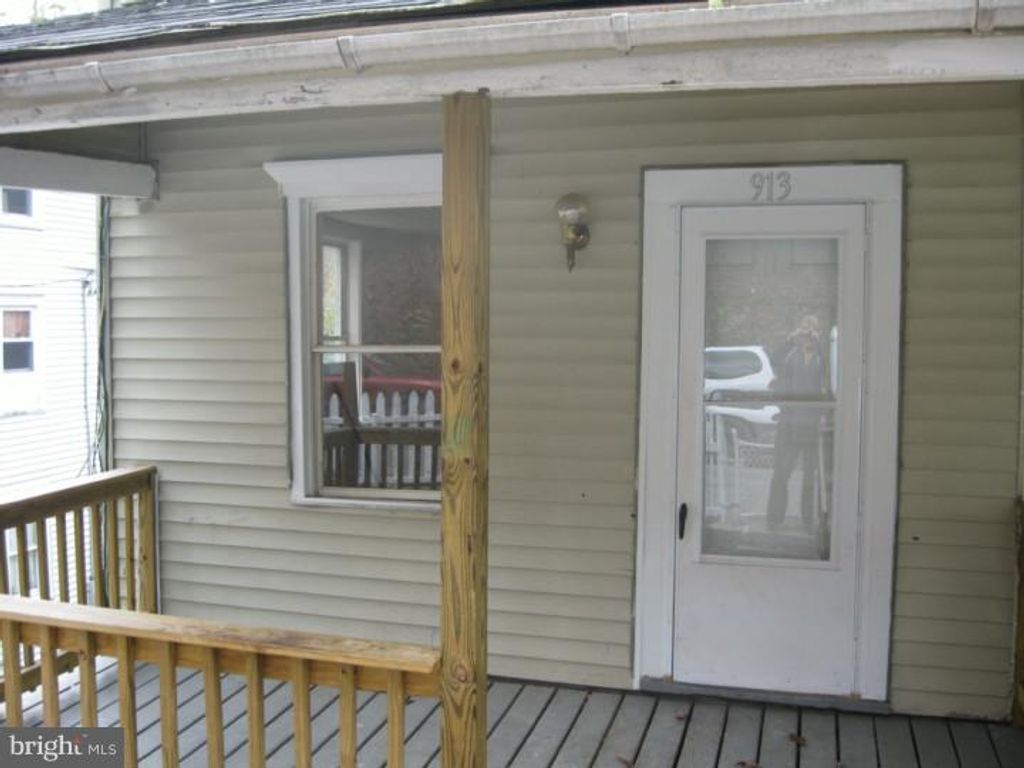 913 WAGONTOWN RD, Coatesville, PA 19320