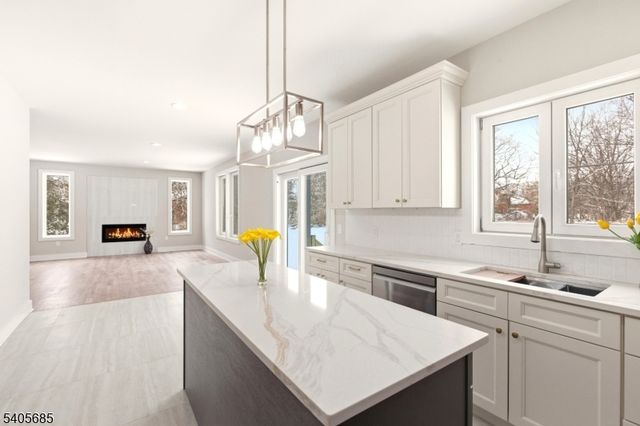 237 S Main St, Raritan Twp., NJ 08822