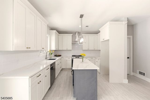 237 S Main St, Raritan Twp., NJ 08822