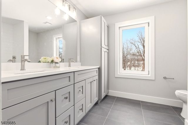 237 S Main St, Raritan Twp., NJ 08822