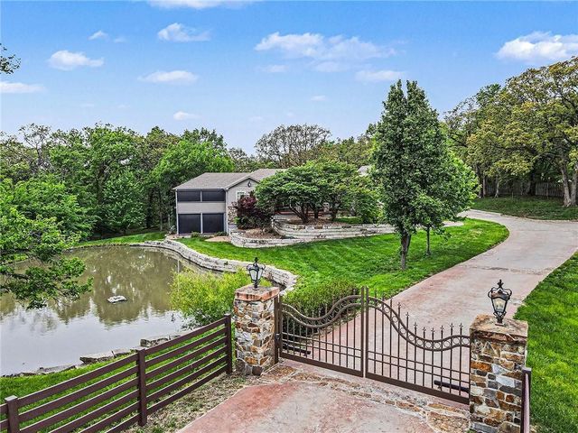 3306 S Owens School Road, Independence, MO 64057