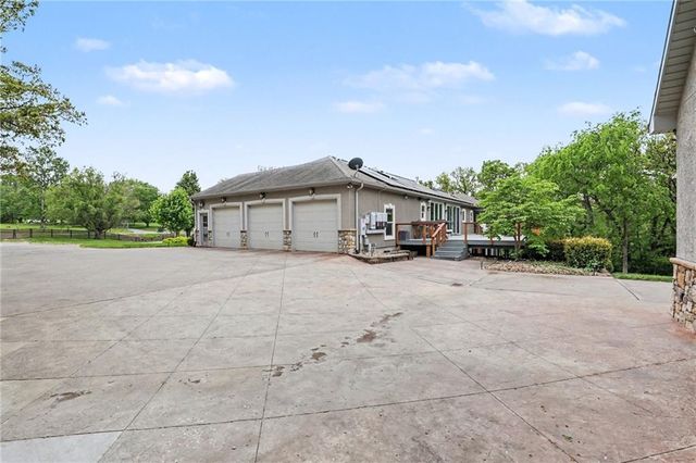 3306 S Owens School Road, Independence, MO 64057