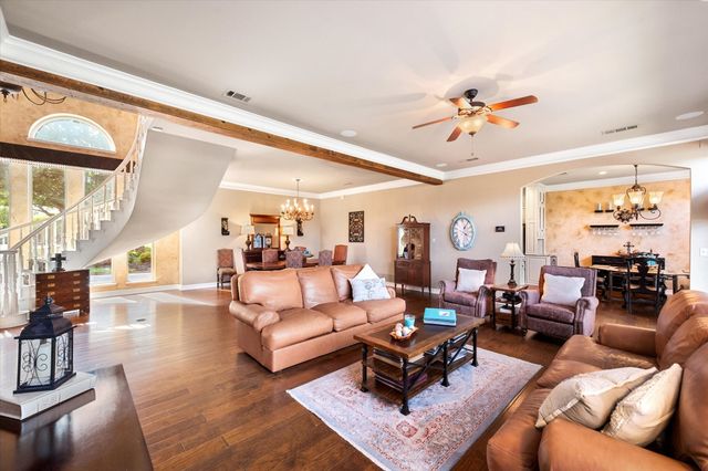 814 Muirfield Drive, Mansfield, TX 76063