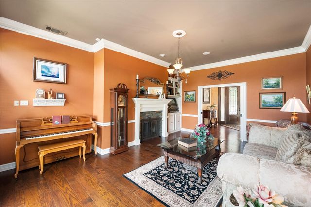 814 Muirfield Drive, Mansfield, TX 76063